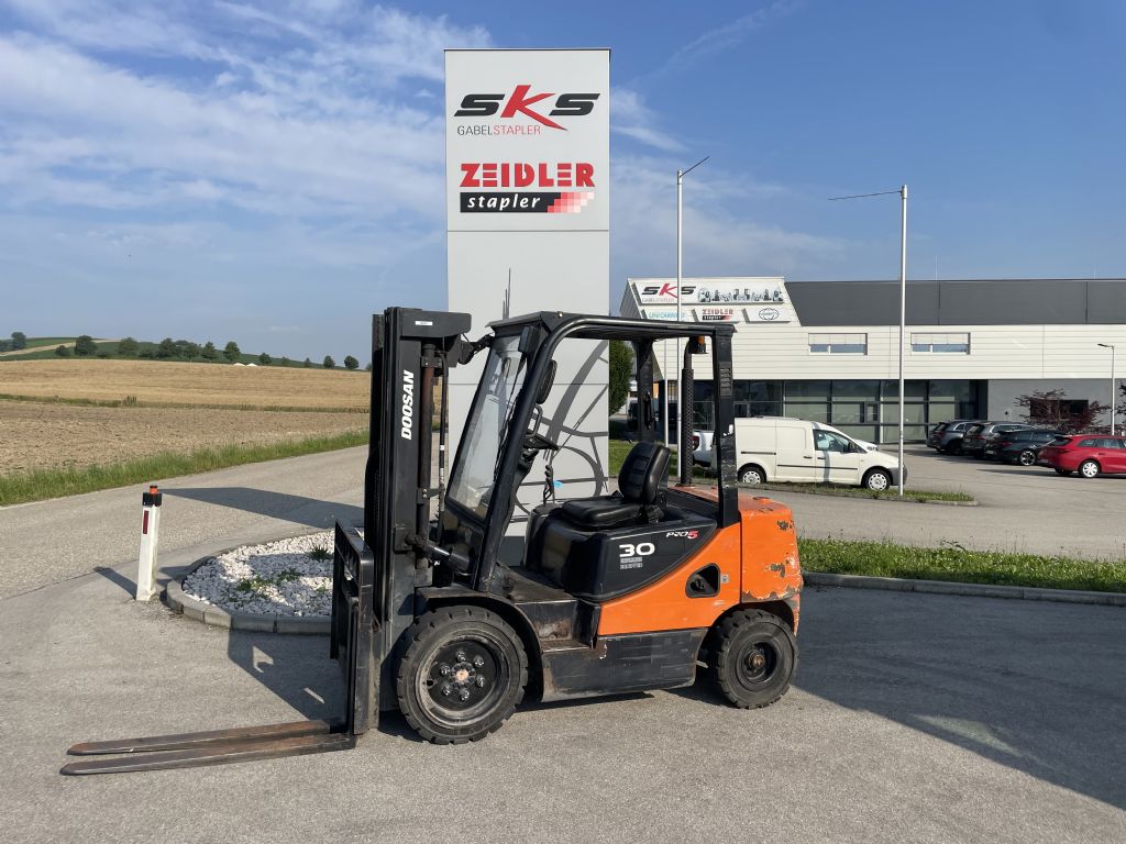 Doosan D30S-5 Dieselstapler www.sks-stapler.at