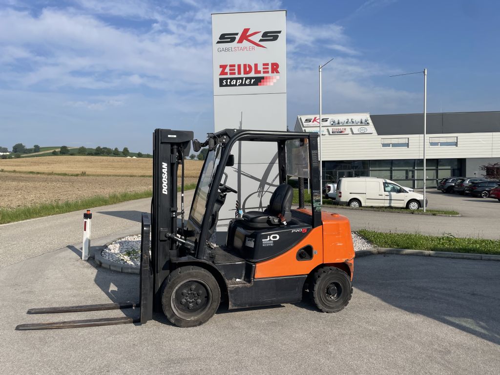 Doosan D30S-5 Dieselstapler www.sks-stapler.at