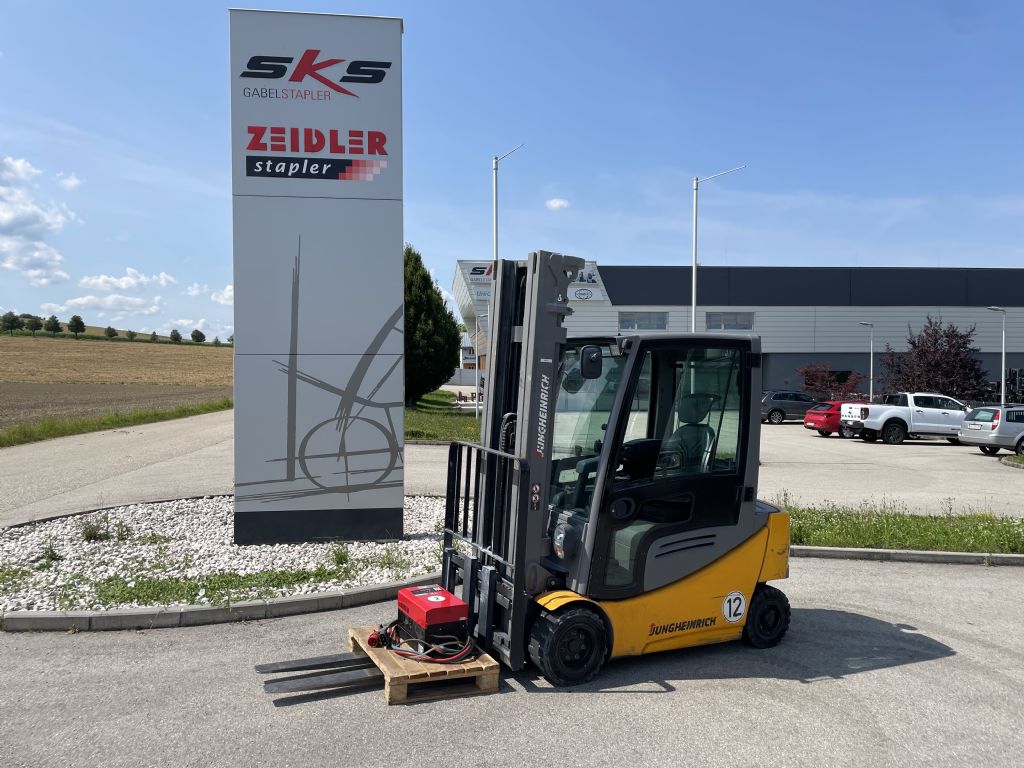 Jungheinrich EFG 320 Elektro 4 Rad-Stapler www.zeidlerstapler.at