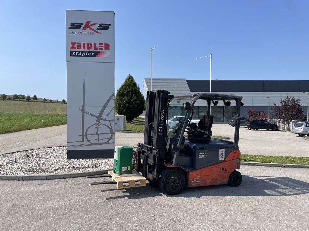 Toyota 8FBMT30 Elektro 4 Rad-Stapler www.zeidlerstapler.at