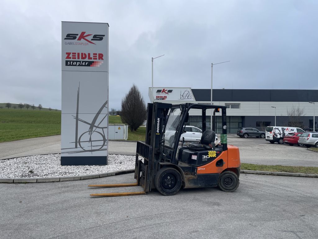 Doosan D30S-5 Dieselstapler www.sks-stapler.at