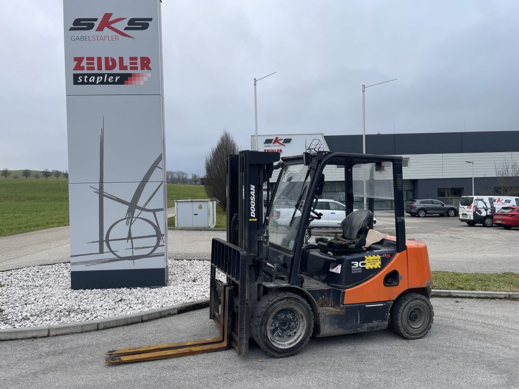 Doosan D30S-5 Dieselstapler www.sks-stapler.at