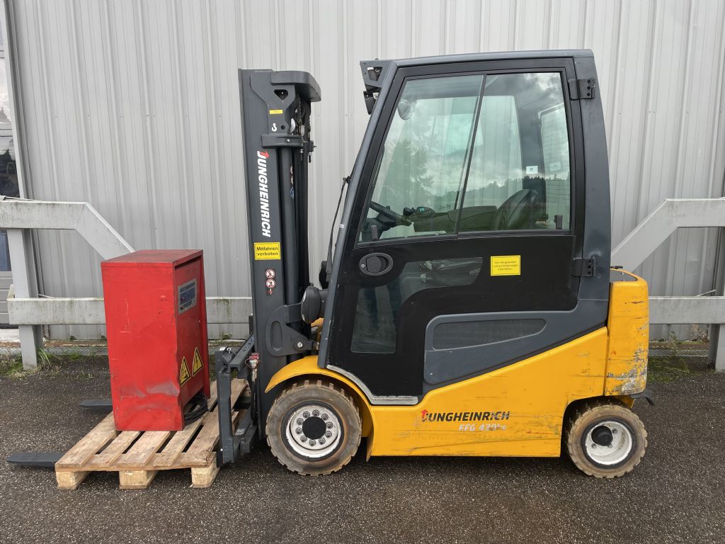 Jungheinrich EFG430ks Elektro 4 Rad-Stapler www.zeidlerstapler.at