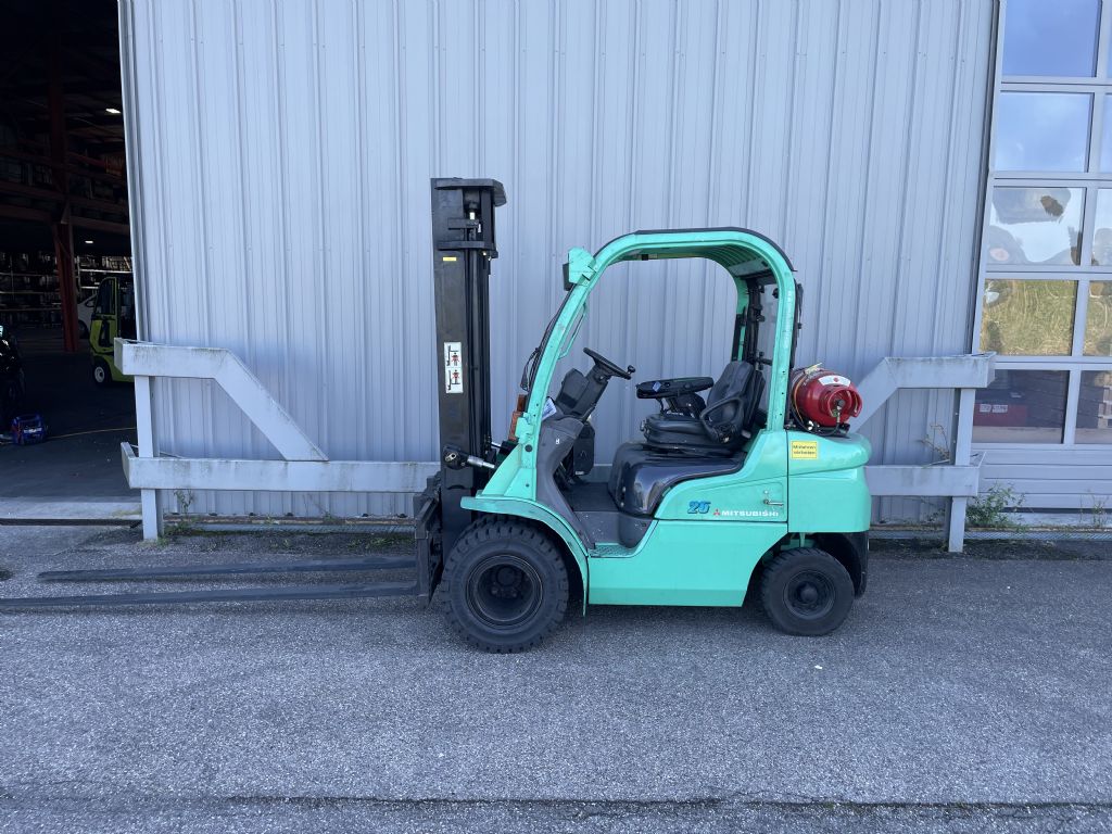 Mitsubishi FG25N Treibgasstapler www.zeidlerstapler.at