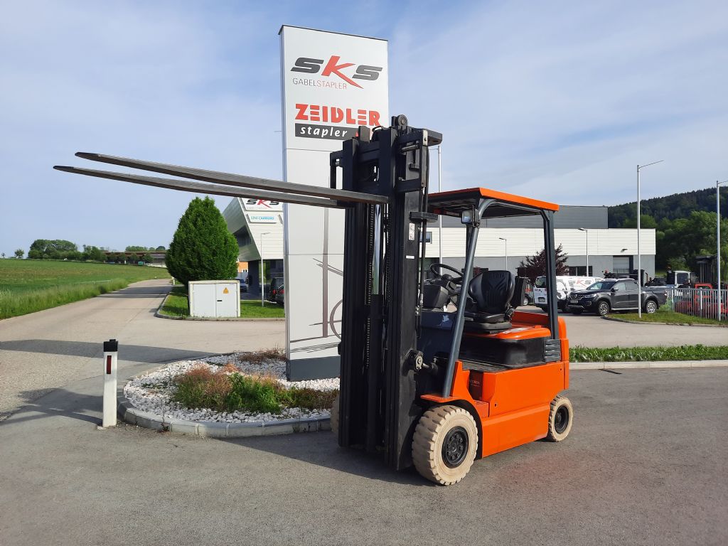 Toyota 7FBMF25 Elektro 4 Rad-Stapler www.zeidlerstapler.at