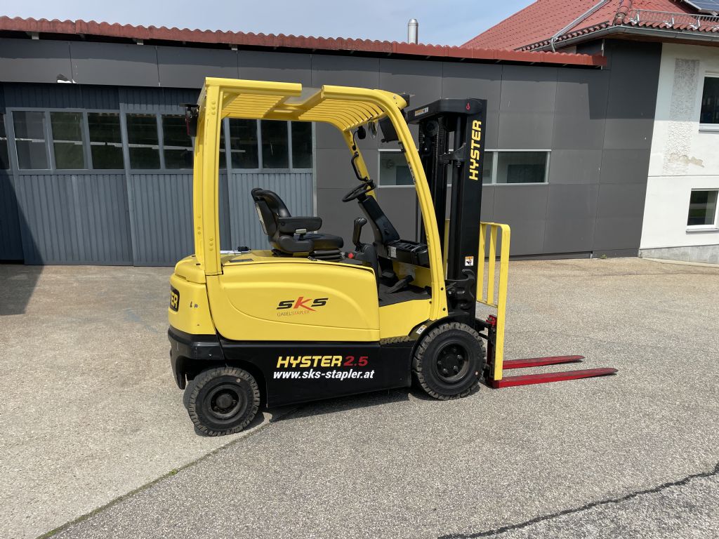 Hyster J2.5XN Elektro 4 Rad-Stapler www.sks-stapler.at