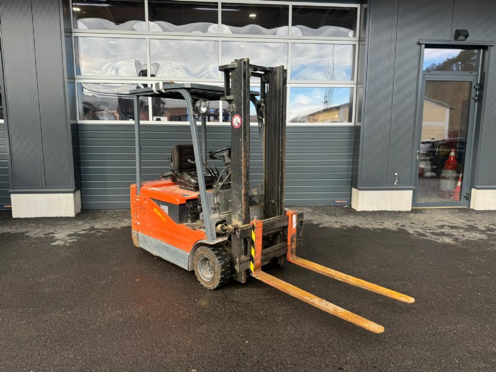 Toyota 5FBE18 Elektro 3 Rad-Stapler www.sks-stapler.at