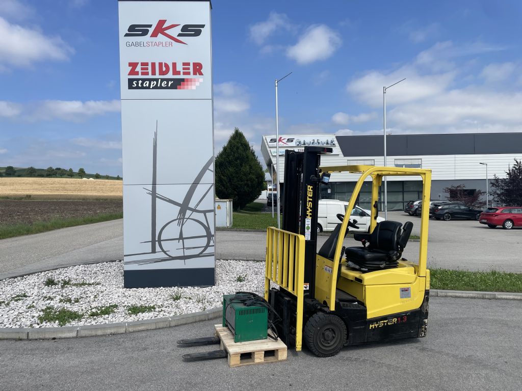 Hyster A1.3XNT Elektro 3 Rad-Stapler www.zeidlerstapler.at