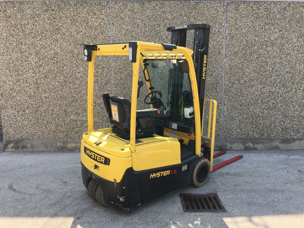 Hyster J1.6XNT MWB Elektro 3 Rad-Stapler www.zeidlerstapler.at