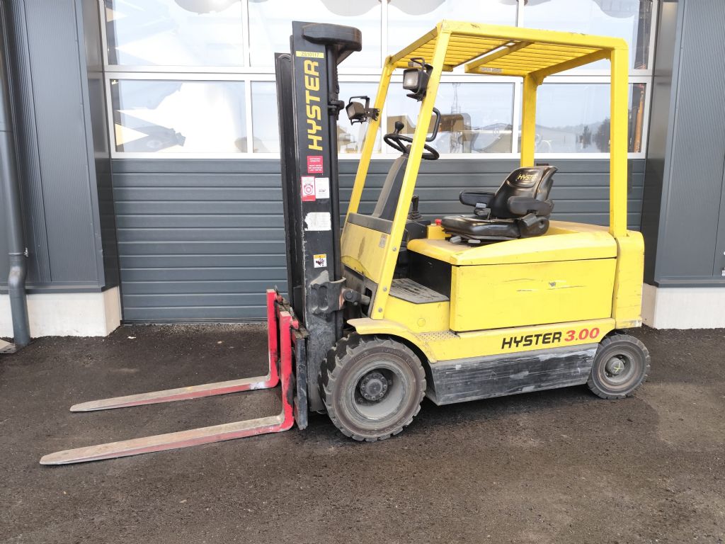 Hyster J 3.00XM Elektro 4 Rad-Stapler www.sks-stapler.at