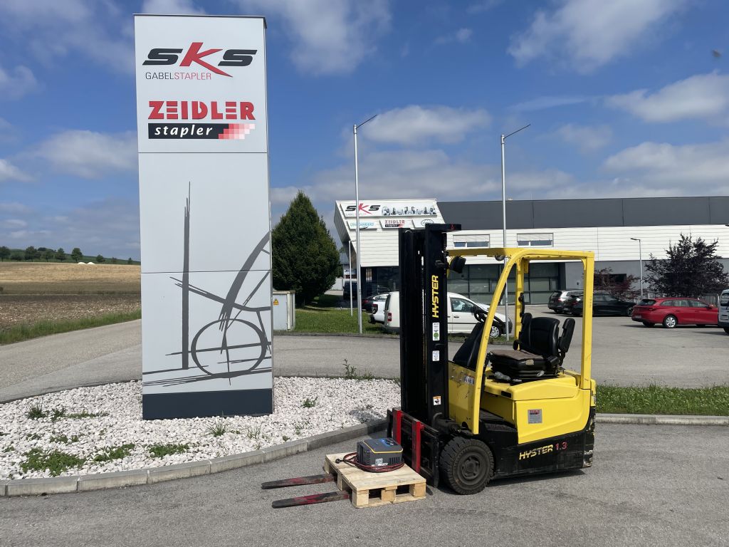 Hyster A1.3XNT Elektro 3 Rad-Stapler www.zeidlerstapler.at