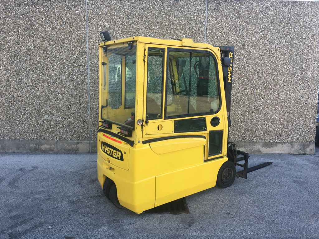 Hyster J 2.00 XMT Elektro 3 Rad-Stapler www.zeidlerstapler.at