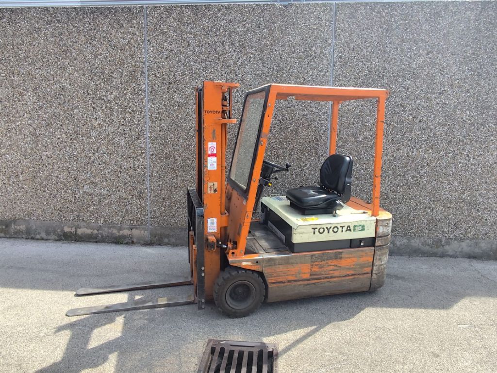 Toyota 2FBE18 Elektro 3 Rad-Stapler www.sks-stapler.at