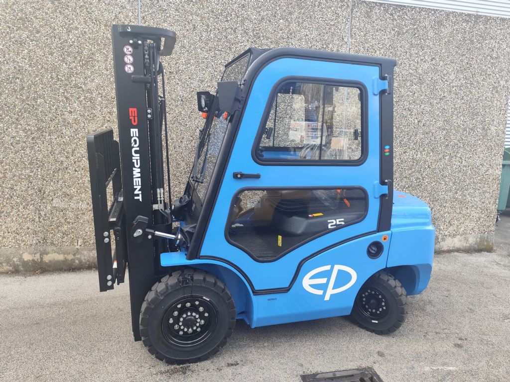 EP CPCD25T8 NEUMASCHINE Dieselstapler www.sks-stapler.at