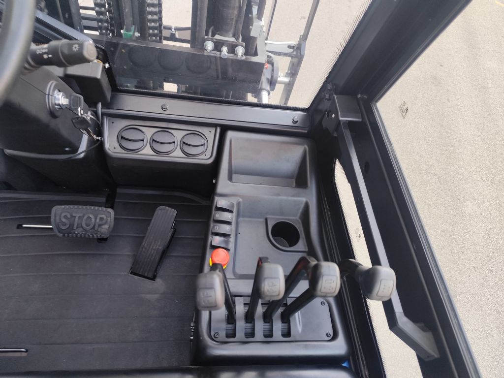 EP-CPD50L1 NEUMASCHINE-Elektro 4 Rad-Stapler-http://www.k-trucks.de