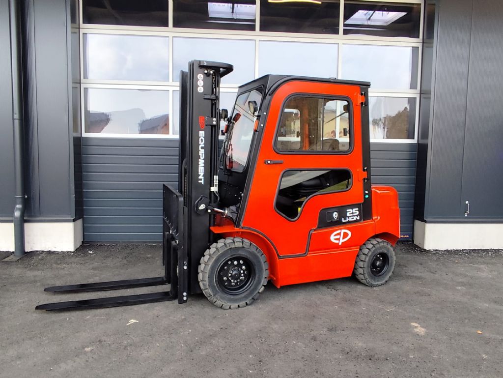 EP EFL252 NEUMASCHINE Elektro 4 Rad-Stapler www.sks-stapler.at