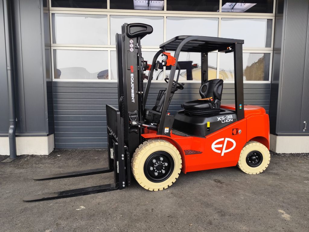 EP EFL382X5 NEUMASCHINE Elektro 4 Rad-Stapler www.sks-stapler.at