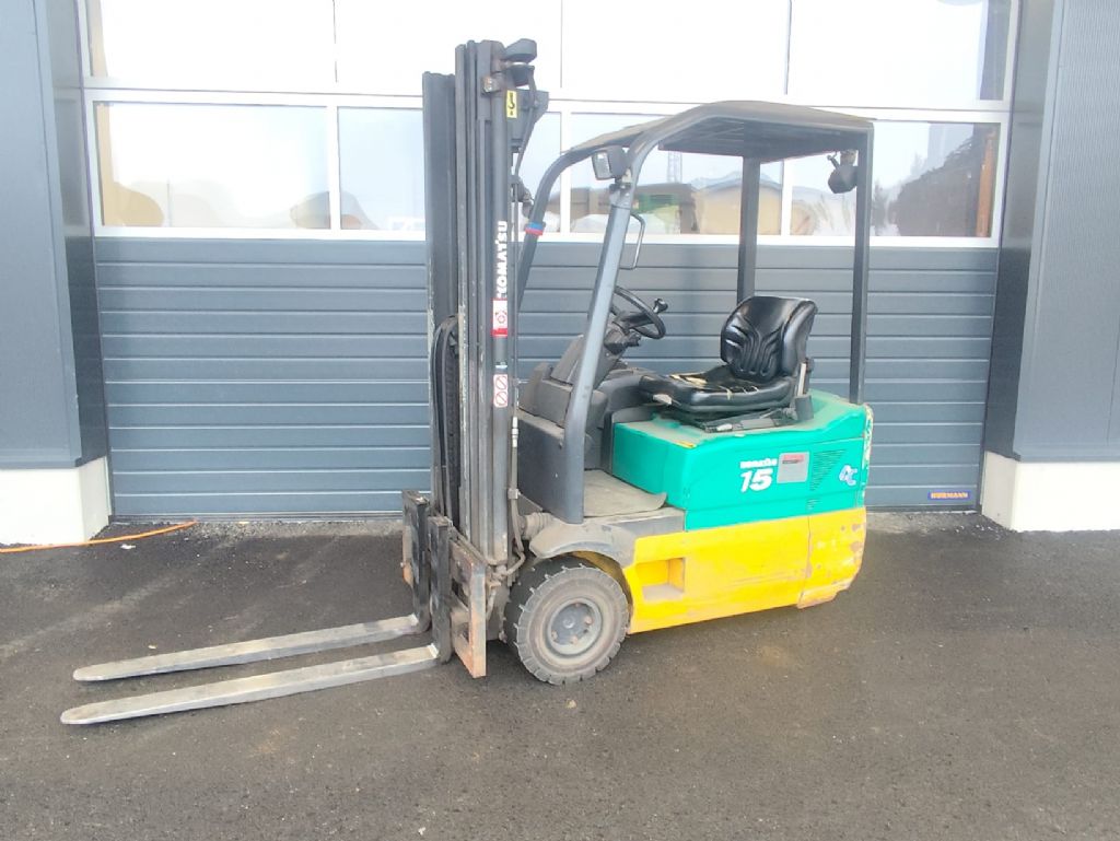 Komatsu FB15M-2R Elektro 3 Rad-Stapler www.sks-stapler.at
