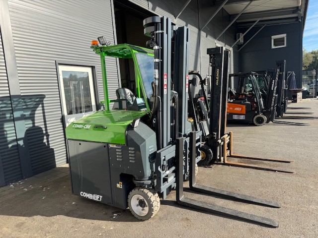 Combilift-CBE3000-Mehrwegestapler-www.stapla.at
