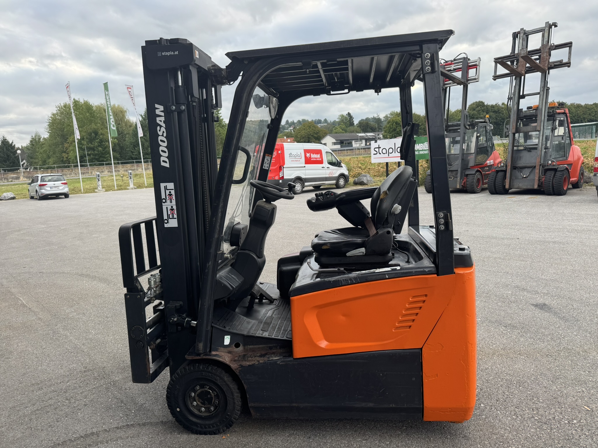 Doosan-B15T-7-Elektro 3 Rad-Stapler-www.stapla.at