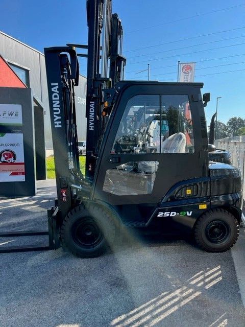 Hyundai 25D-9V Dieselstapler www.staplerprofi.co.at