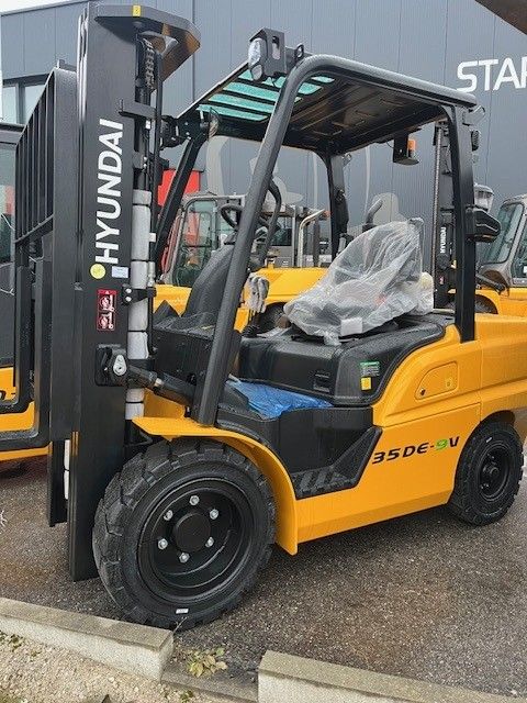 Hyundai 35DE-9V Dieselstapler www.staplerprofi.co.at Hyundai 35DE-9V Dieselstapler www.staplerprofi.co.at