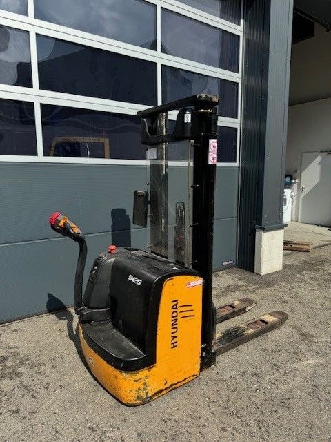 Hyundai 15ES Deichselstapler www.staplerprofi.co.at