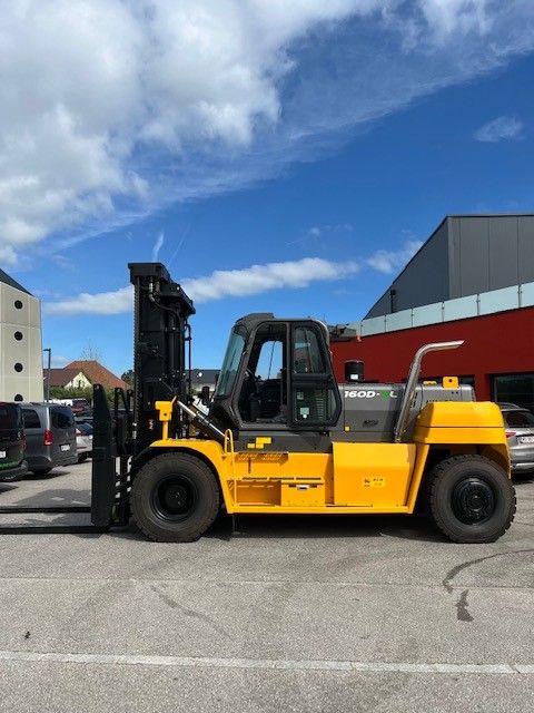 Hyundai 160D-9L Schwerlaststapler www.staplerprofi.co.at