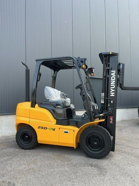 Hyundai 25D-9V Dieselstapler www.staplerprofi.co.at