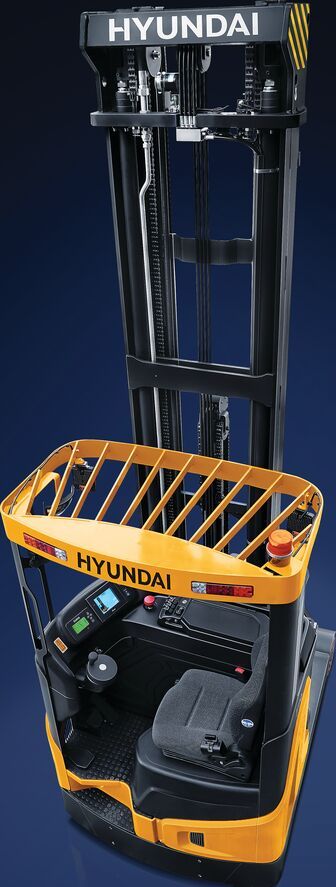 Hyundai 16BRJ Schubmaststapler www.staplerprofi.co.at