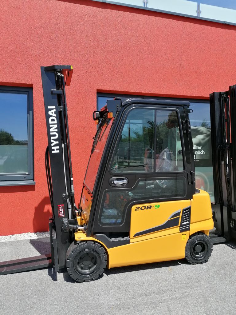 Hyundai 20B-9 Electric 4-wheel forklift www.staplertechnik.at Hyundai 20B-9 Electric 4-wheel forklift www.staplertechnik.at