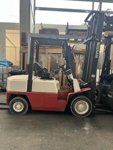 Nissan FJ02A25U Dieselstapler www.staplerprofi.co.at