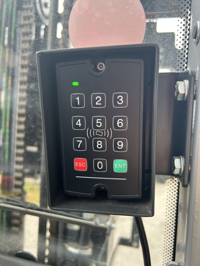 Baoli KBE35 Elektro 4 Rad-Stapler www.staplerprofi.co.at Baoli KBE35 Elektro 4 Rad-Stapler www.staplerprofi.co.at