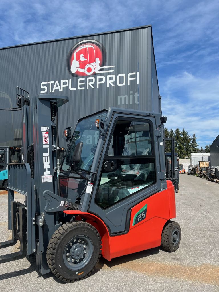 Heli CPD25 Elektro 4 Rad-Stapler www.staplerprofi.co.at