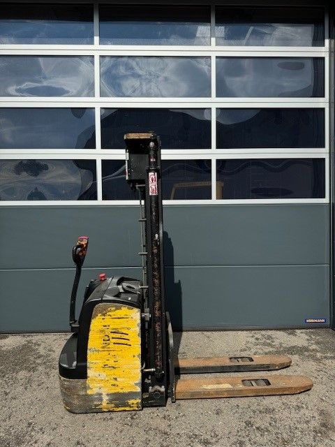 Hyundai 15ES Deichselstapler www.staplerprofi.co.at