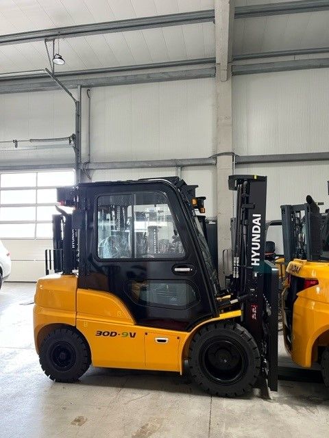 Hyundai 30D-9V Dieselstapler www.staplerprofi.co.at