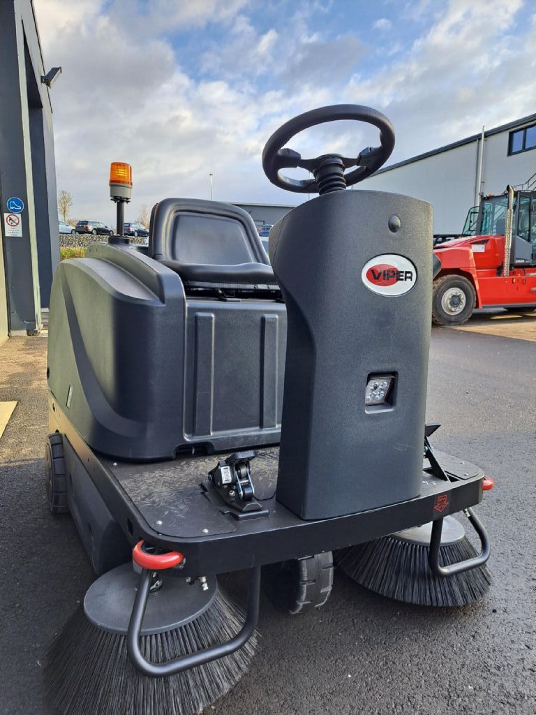 Nilfisk-ROS1300 G240 C-Kehrsaugmaschine-www.sta-tech.de