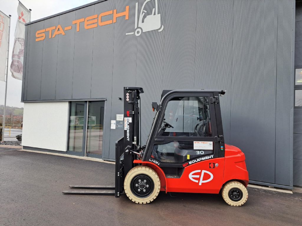 EP-EFL303-Elektro 4 Rad-Stapler-www.sta-tech.de