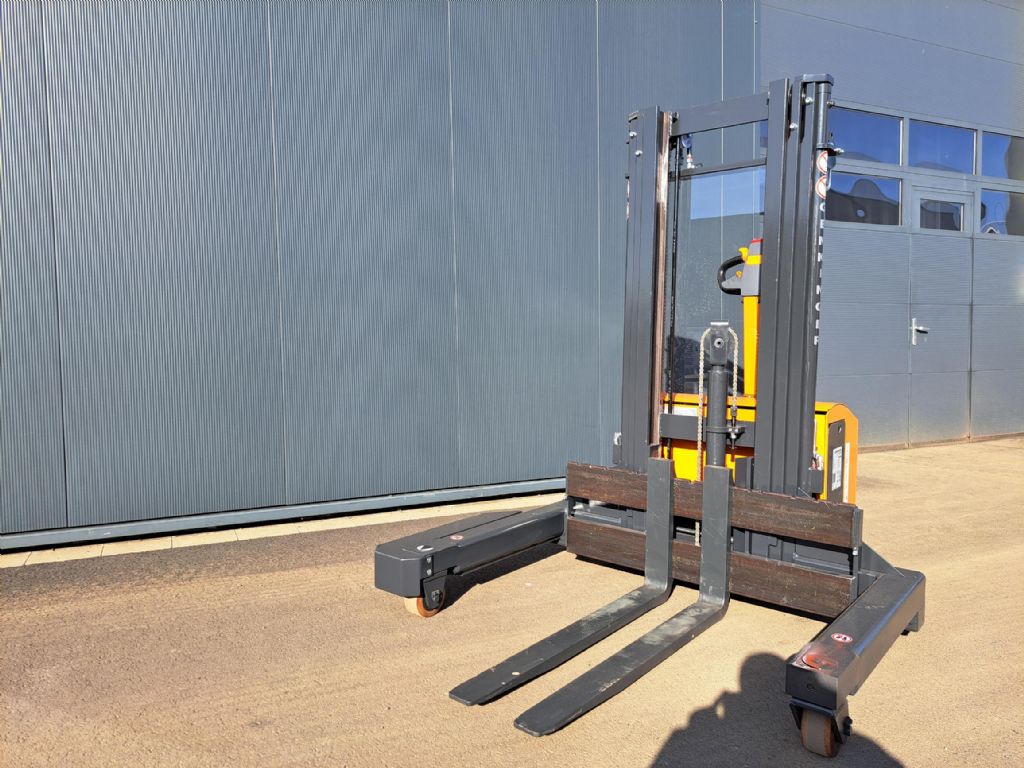 Genkinger-EGPL16/43TR.-Vierwege Seitenstapler-www.sta-tech.de