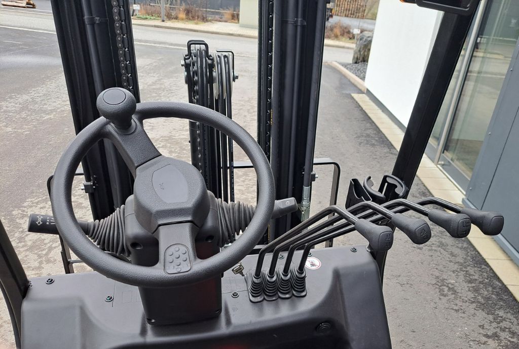 EP-TDL161-Elektro 3 Rad-Stapler-www.sta-tech.de