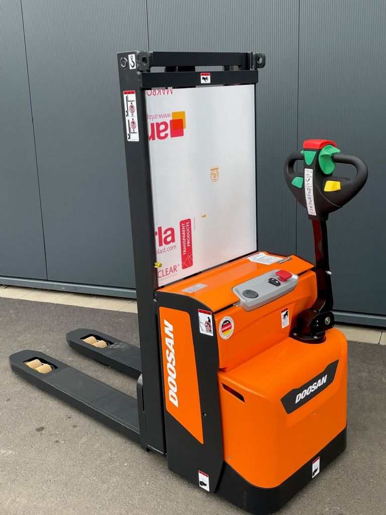 Doosan-BDL13S-7-Doppelstockstapler-www.sta-tech.de