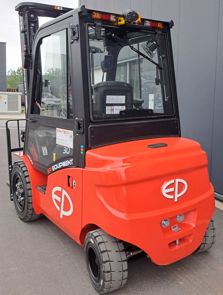 EP-EFL303S-Elektro 4 Rad-Stapler-www.sta-tech.de