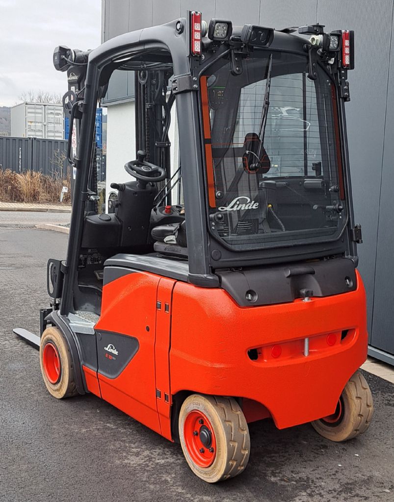 Linde-E18PH-Elektro 4 Rad-Stapler-www.sta-tech.de