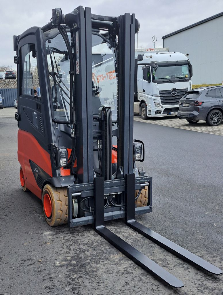 Linde-E18PH-Elektro 4 Rad-Stapler-www.sta-tech.de