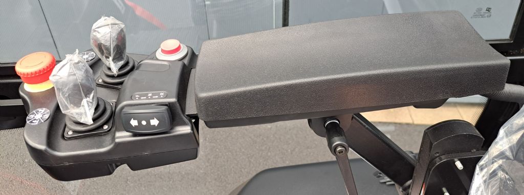 EP-EFL353S-Elektro 4 Rad-Stapler-www.sta-tech.de