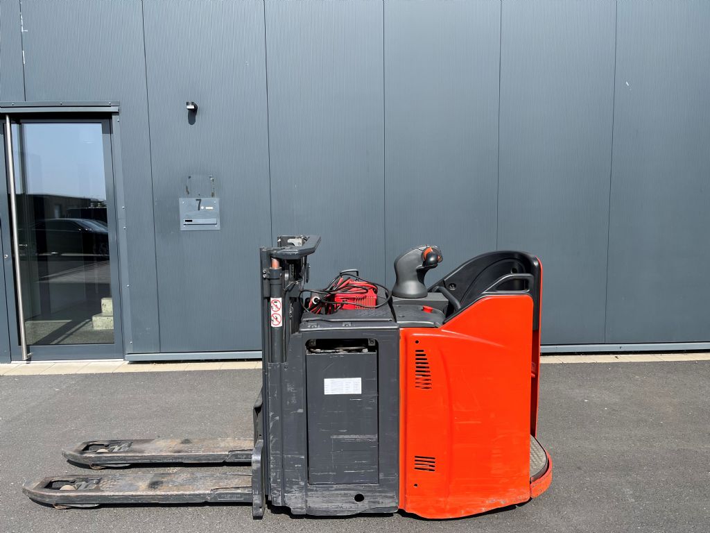 Linde-D12 HP SP-Fahrerstandstapler-www.sta-tech.de