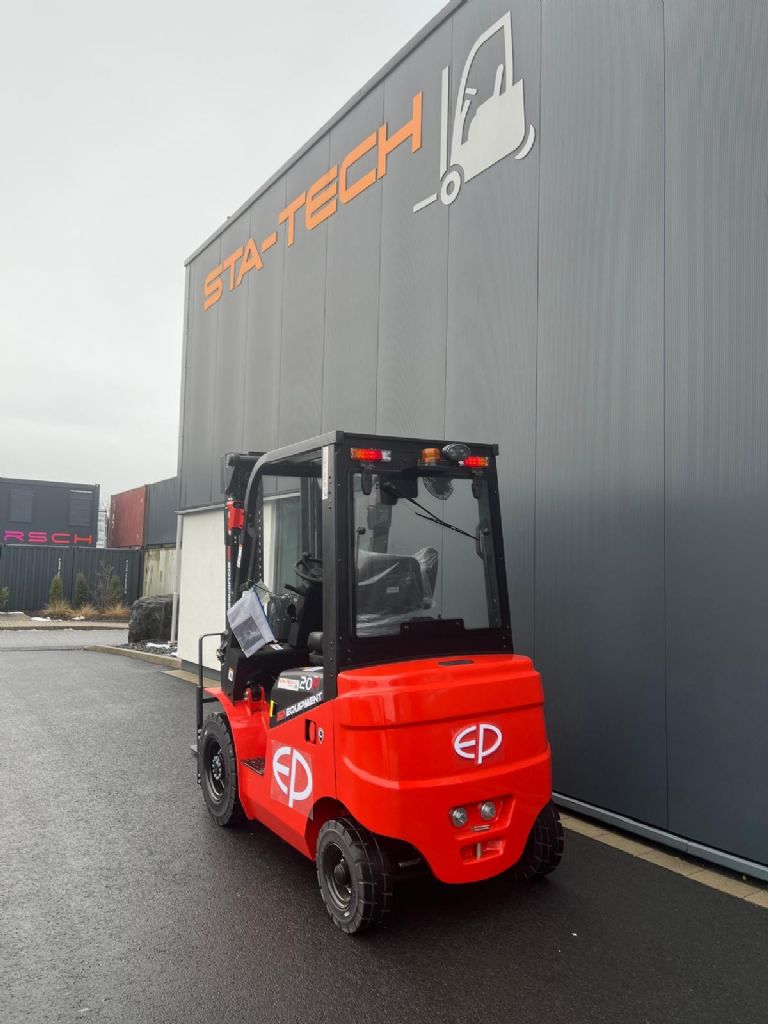 EP-EFL203P-Elektro 4 Rad-Stapler-www.sta-tech.de
