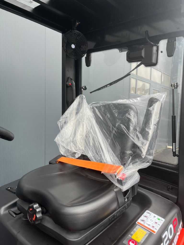 EP-EFL203P-Elektro 4 Rad-Stapler-www.sta-tech.de