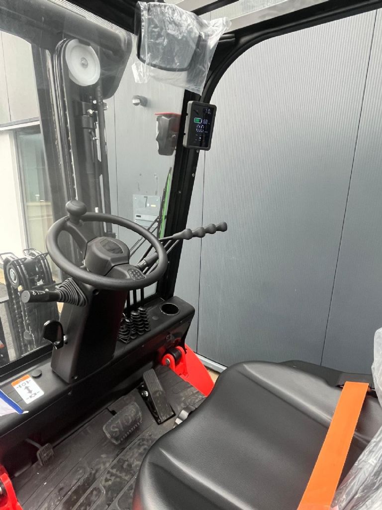 EP-EFL203P-Elektro 4 Rad-Stapler-www.sta-tech.de