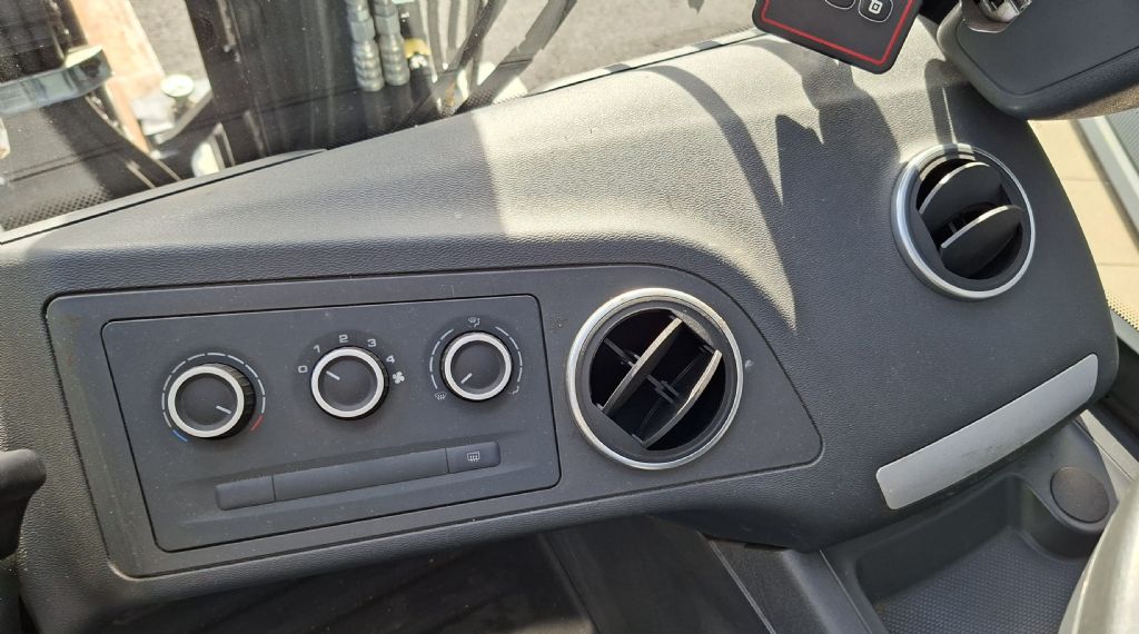 Linde-E35HL-Elektro 4 Rad-Stapler-www.sta-tech.de